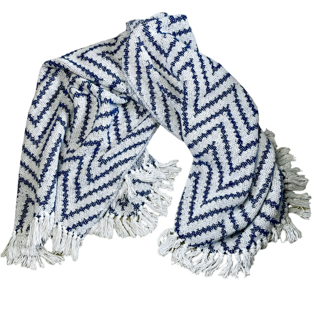 Navy / White Throw Blanket Chevron Print 3.6ft x 4.75ft